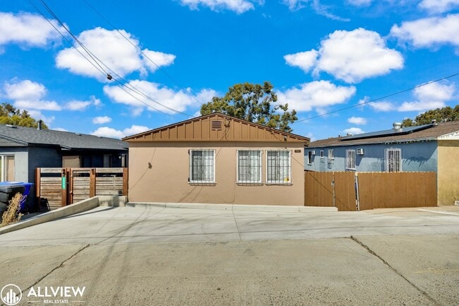 Building Photo - 3969 B St Unit 3967