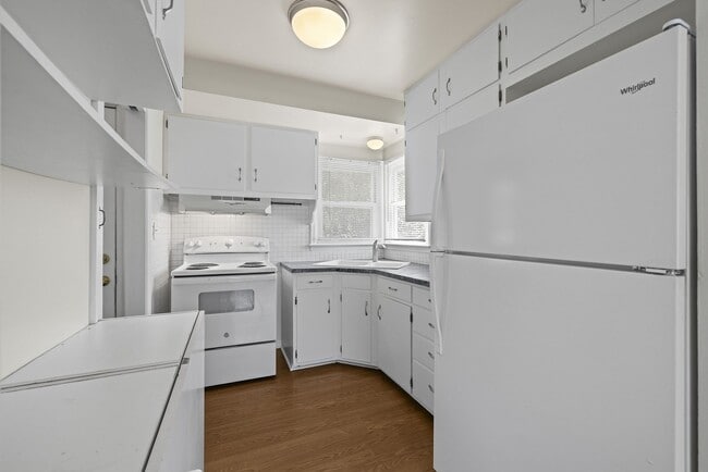 Photo - Cozy 3-Bedroom Ranch with Garage in Charmi...