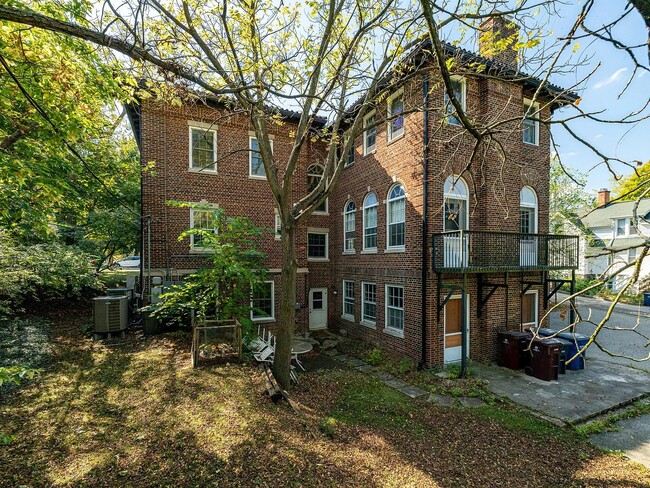 Photo - 1923 Geddes Ave