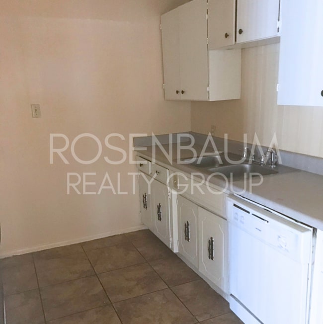 Photo - Beautiful 3-bedrooms, 2-baths home in Tucson!