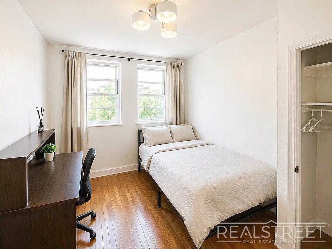 Photo - Spacious 2-Bedroom Apartment in Prime Bushwick Unidad 1A