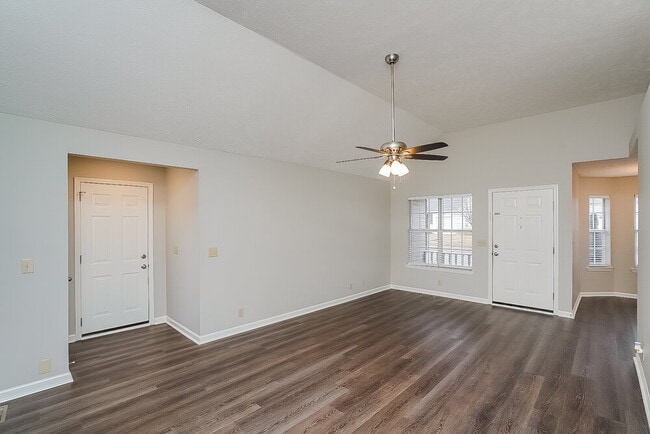 Photo - 3925 Calumet Dr