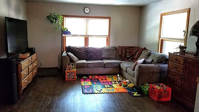 Photo - 1040 Cedar St Unit Upper