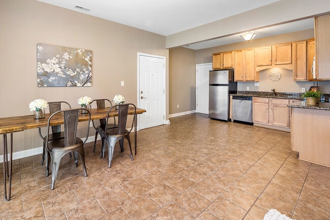 Photo - 845 Forest Ave #103