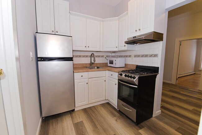 Photo - 154 Undercliff Ave Unit 1