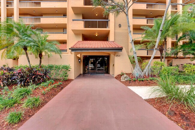 450 Egret Cir Unit 9202
