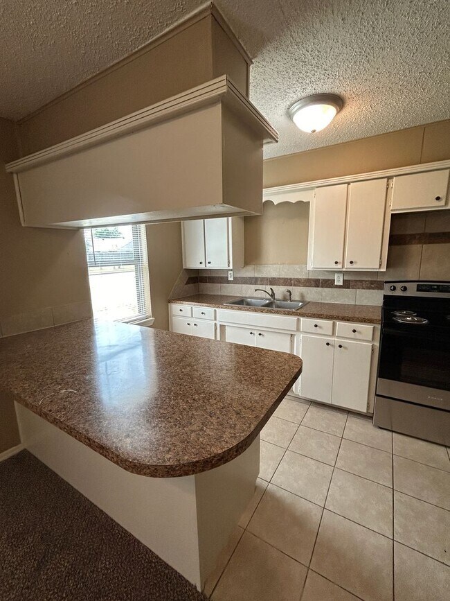 Photo - 6202 1/2 NW Elm Ave. Unit A