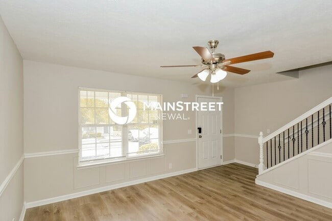 Photo - 2 Bedroom Pet-Friendly Home in La Vergne, TN with Main Street Renewal