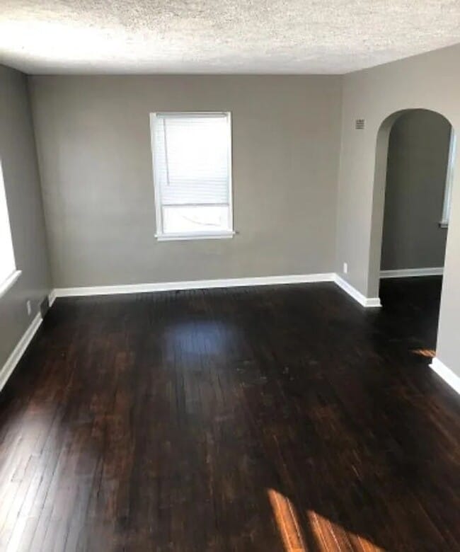 Photo - 3520 Fontenelle Blvd
