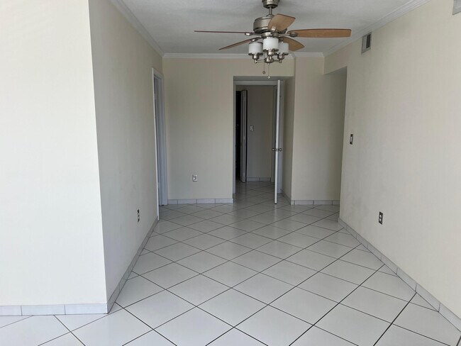 Photo - 2600 Collins Ave Unit 401