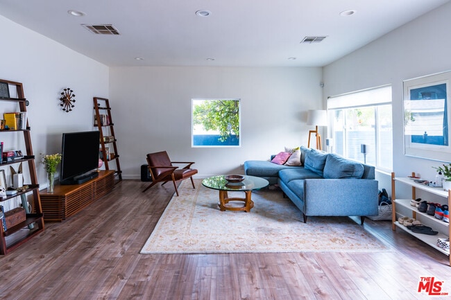 Photo - 1460 Yosemite Dr