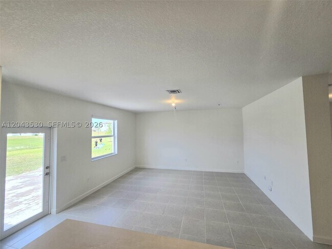 Photo - 2423 SE 30th Dr