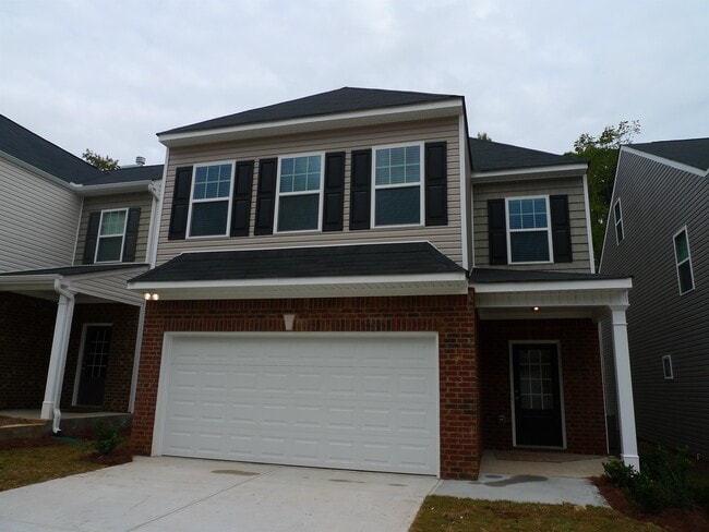 Building Photo - 3135 Englewood Dr