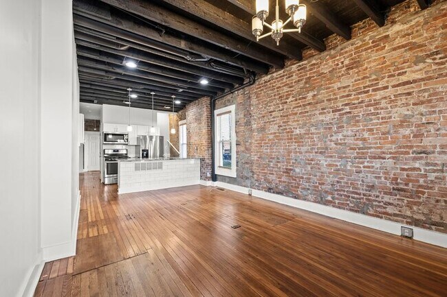 Photo - 1683 E Main St