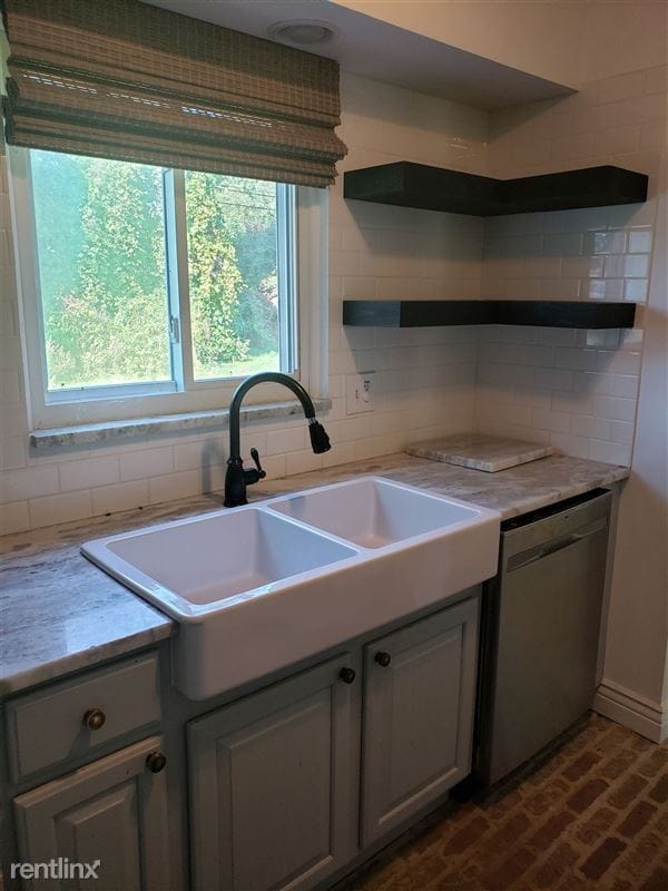 Photo - 2884 Hawks Ave
