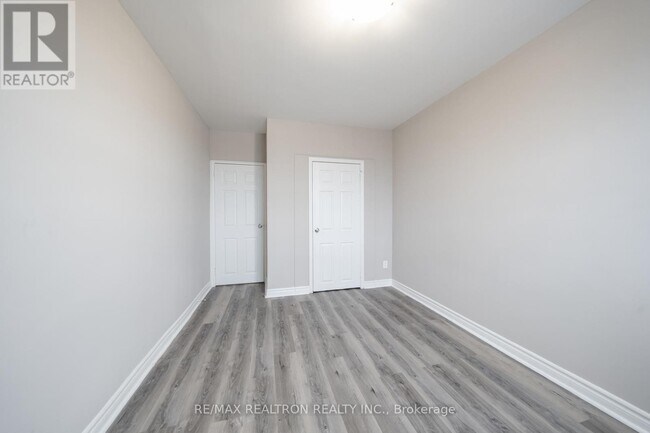 Photo - 468 Ottawa St N Unit 623B