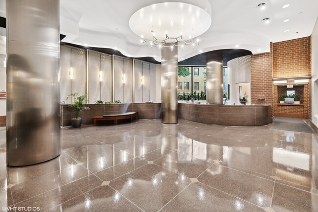 Photo - 3660 N Lake Shore Dr Unidad 2803