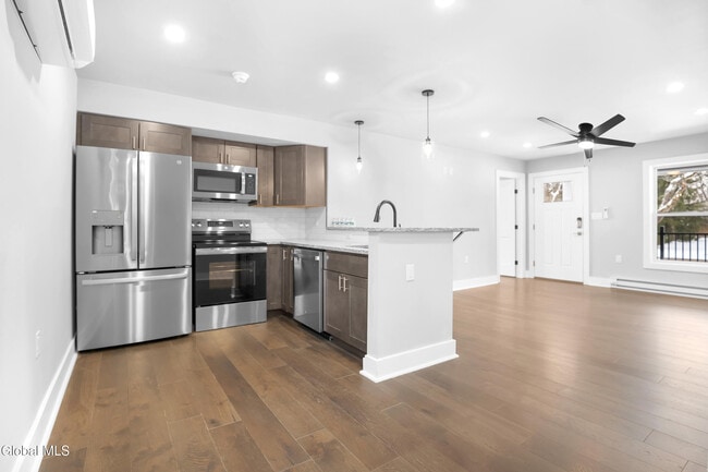 Photo - 103 E High St Unidad 2