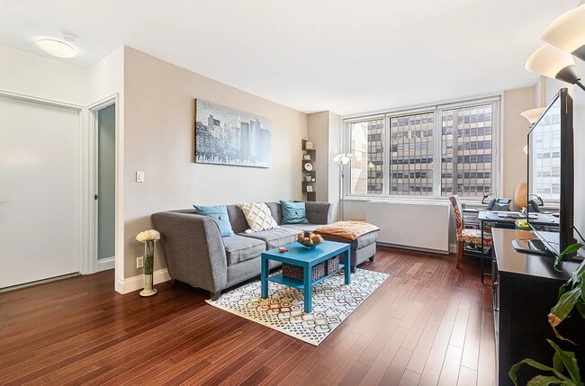 Building Photo - 217 E 49th St Rental