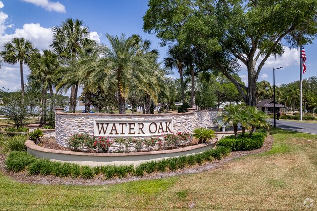 106 Evergreen Ln Lady Lake, FL 32159-3293 - Water Oak Country Club Estates