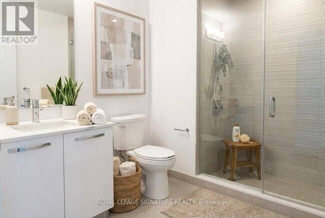 Photo - 75 James St S Unit 1421