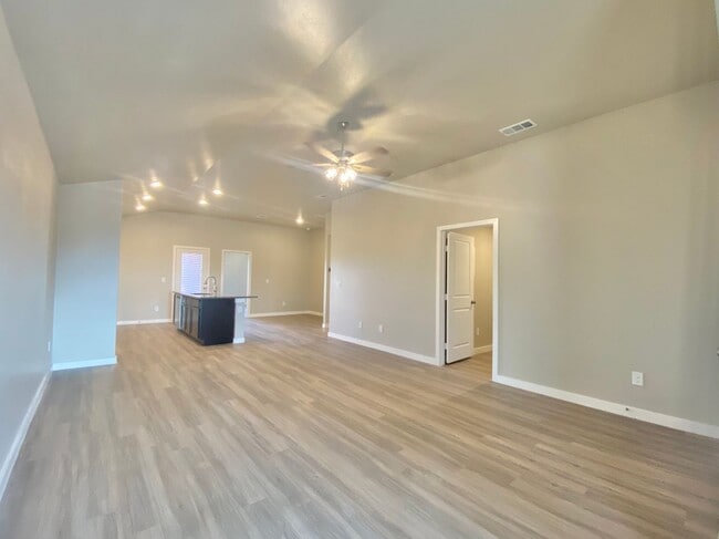 Photo - Great 3/2/2 now available in Bell Farms.