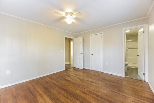 Photo - 412 Hood Rd