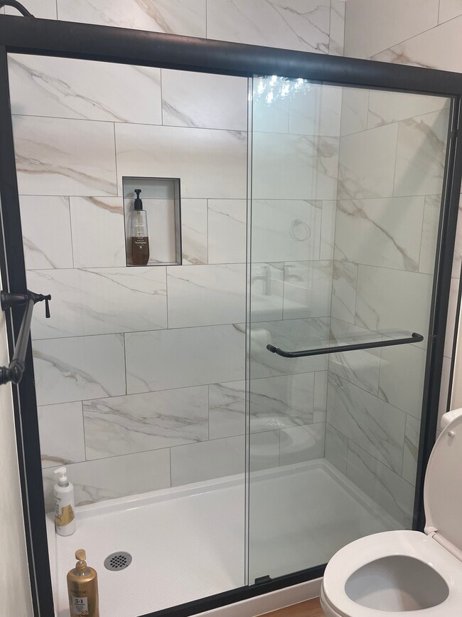 Photo - 734 Campbell St