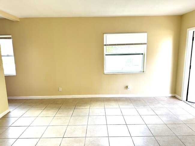 Photo - 240-260 NW 40th Ct