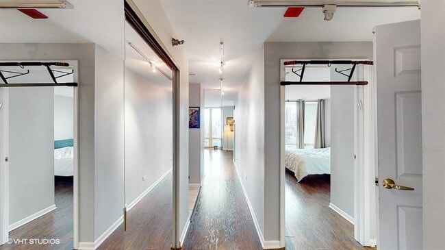 Photo - 345 N LaSalle St Unit 2302