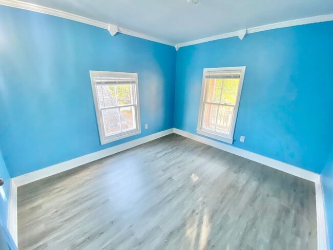 Photo - 2 Bedroom Apartment in Burlington VT Available 6/1! Unit 5