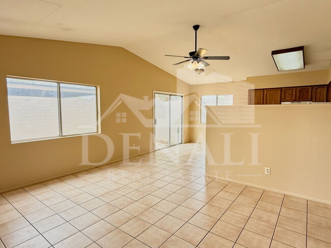 Photo - 1028 W Malibu Dr