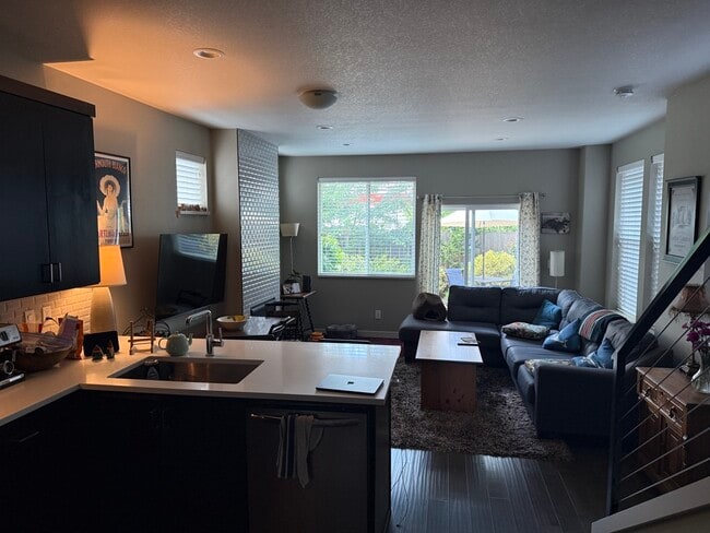 Photo - 1559 NE 72nd Ave