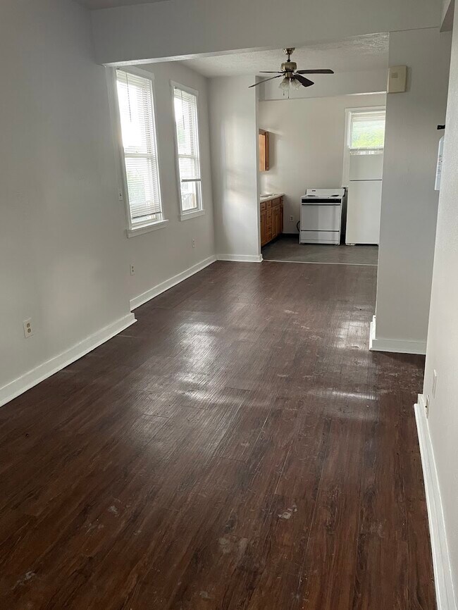 Unit #2 - 516 Center Ave Unit 2