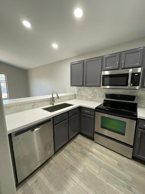 Building Photo - 876 S Nebraska St Rental