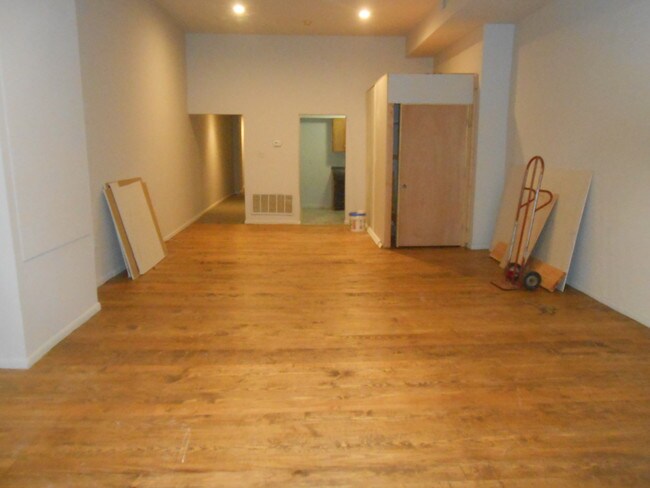 Building Photo - 2013 Walnut St Unit #4 Rental