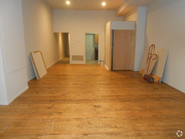 Building Photo - 2013 Walnut St Unit #4 Rental