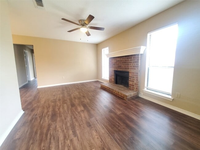 Building Photo - 1434 Briar Cir Unit 1432