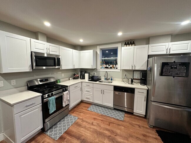 Photo - 172 Saint Alphonsus St Unit 1