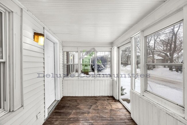 Photo - GORGEOUS 4 BEDROOM HOME!!! Available NOW- Month to month lease only!