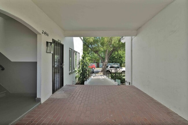 Photo - 2452 W 18th St