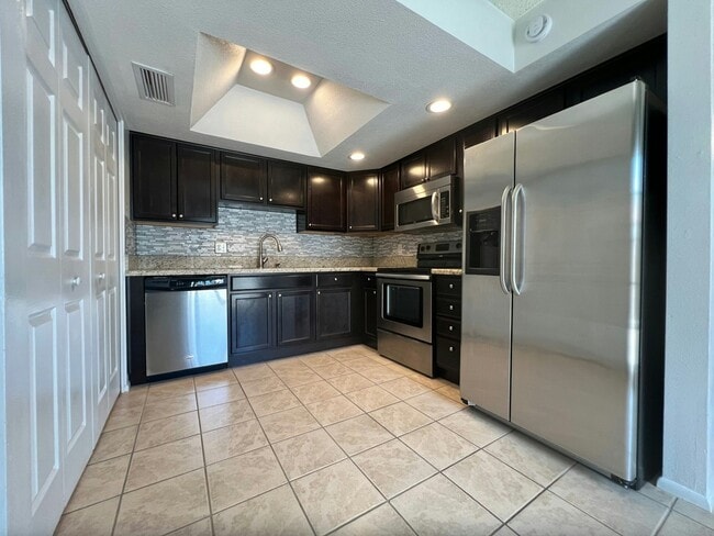 Photo - 924 E Diamond Dr