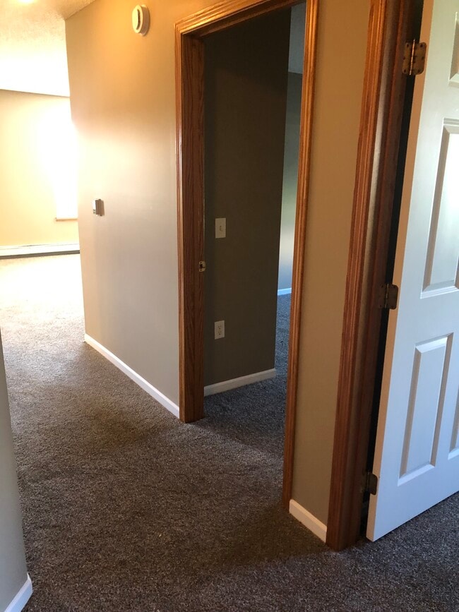 2B 1 B Hallway Paint Varies