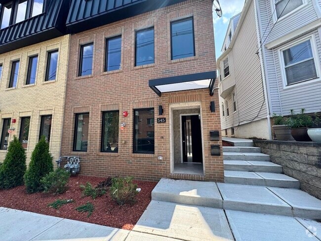 Building Photo - 545 Central Ave Unit 1 Rental