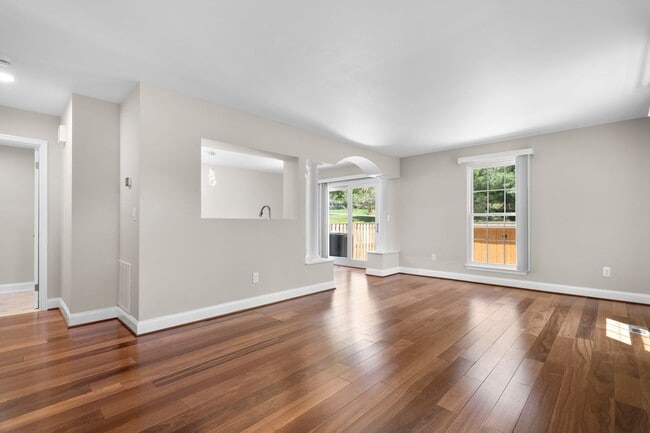 Photo - 3 Bed 2.5 Bath - Gaithersburg Townhome - Completely Renovated