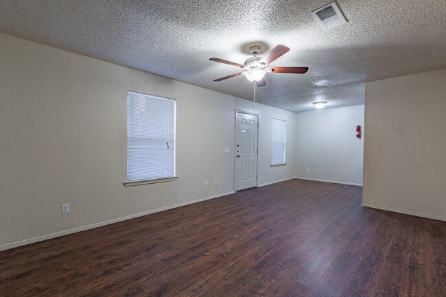 1900 Live Oak - 2Bd/2Ba