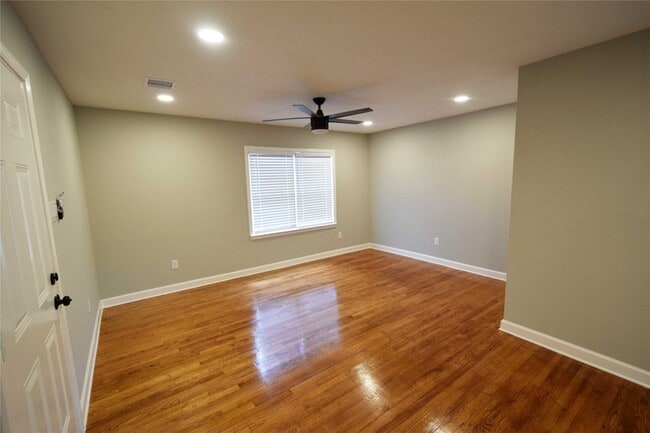 Photo - 8130 Sharondale Dr