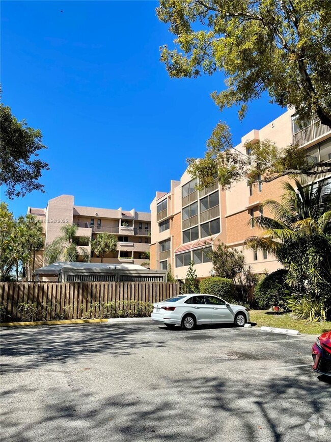 Building Photo - 6800 Cypress Rd Unit 408 Rental