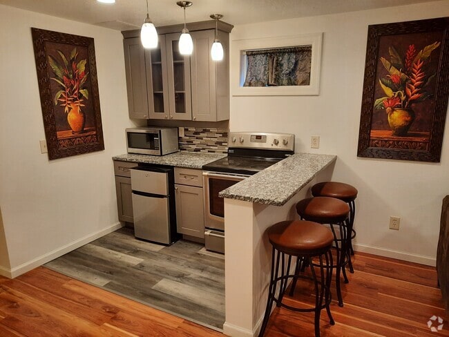 Building Photo - 1360 E 450 S Rental