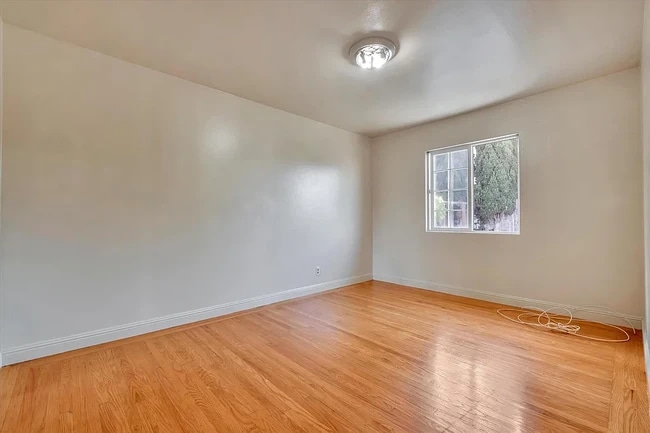 404 Shirley Ave